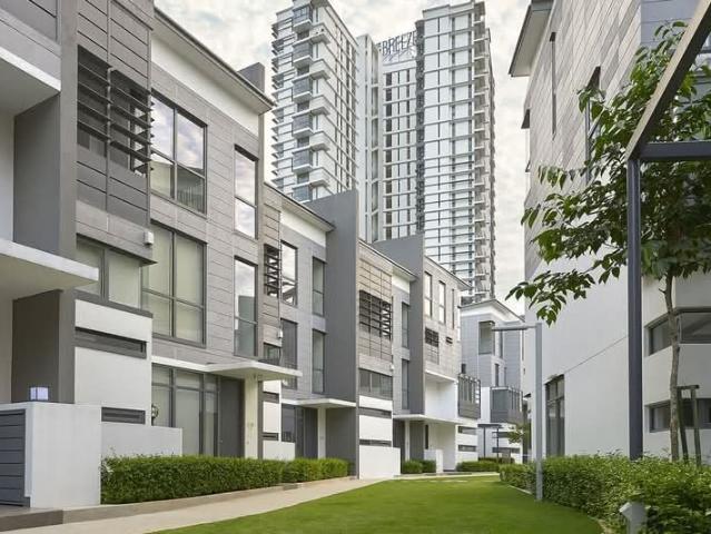 The Breezeway, Desa Parkcity