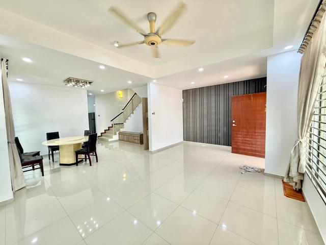 The Gateway Horizon Hill Cluster Renovated Partial Furnish Ready