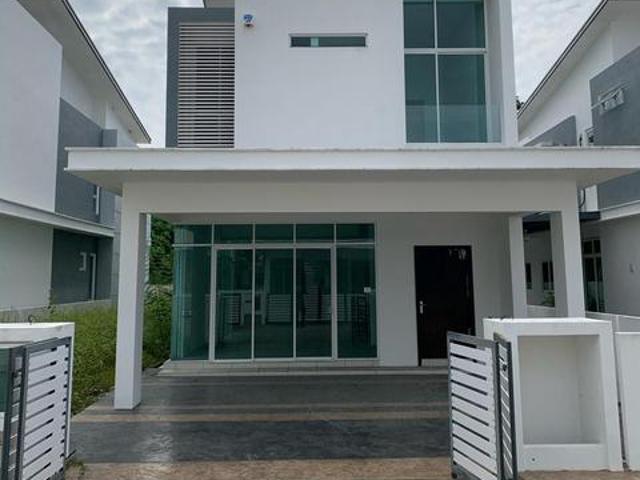 The Glades 2 Storey Zero Lot Bungalow Strategic Location Alma