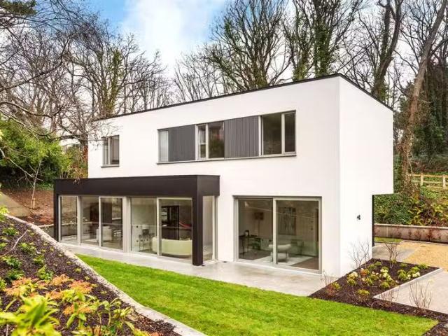 The Glebe, Brides Glen Road, Shankill, Dublin 18, D18 Y7H7