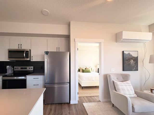The Glenn 1 Bedroom Apartment for Rent at 643 Glenridding Ravine Dr Sw, Edmonton, AB T6W 4N9 Glenridding