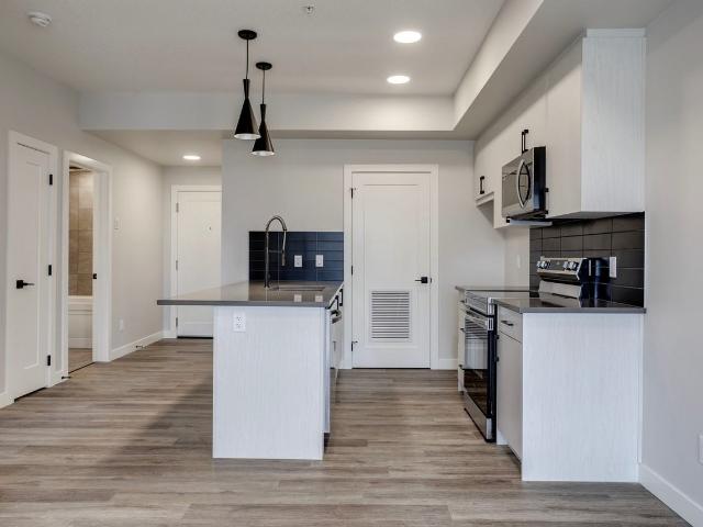 The Glenn 1 Bedroom Apartment for Rent at 643 Glenridding Ravine Dr Sw, Edmonton, AB T6W 4N9 Glenridding