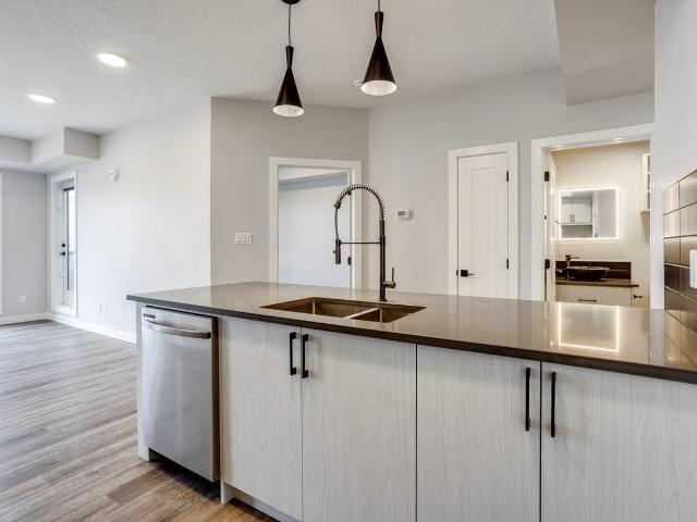 The Glenn 2 Bedroom Apartment for Rent at 643 Glenridding Ravine Dr Sw, Edmonton, AB T6W 4N9 Glenridding