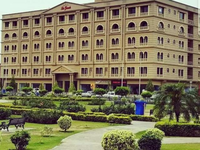 The Grande Apartment available on installments Islamabad Bahria Town ID 65423