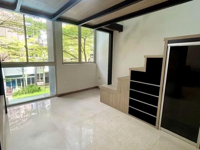 The Greenwich D28, Condominium