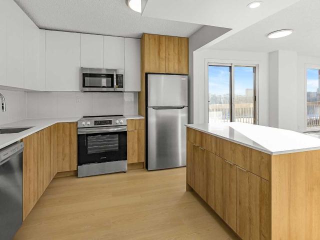 The David Thompson 2 Bedroom Apartment for Rent at 9717 111 St Nw, Edmonton, AB T5K 2M6 Oliver