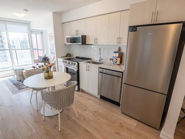 The Diamond 3 Bedroom Apartment for Rent at 950 Lansdowne Ave, Toronto, ON M6H 0E6 Davenport