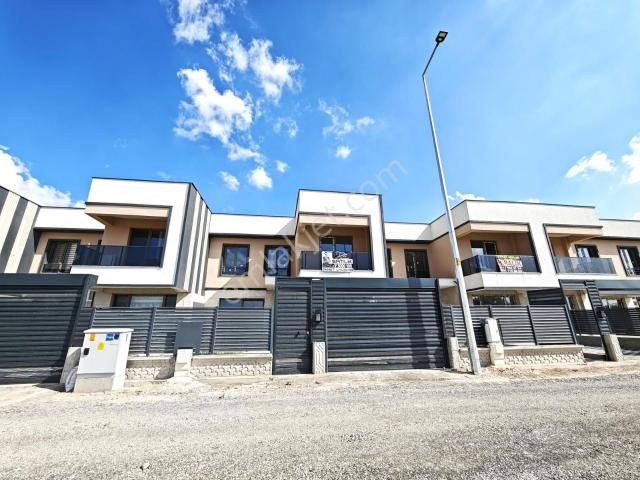 The Duru Team Geleceğin Mimarisi Bugün Sizlerle 3,5+1 Villa !