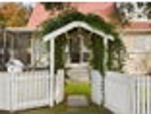 The Easy Yes Home