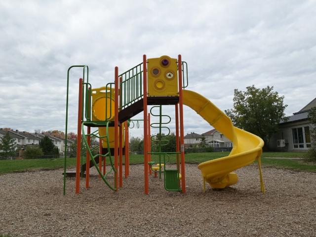 The Edgedale 1 Bedroom Apartment for Rent at 2870 Cedarwood Dr, Ottawa, ON K1V 8Y5 Heron Gate
