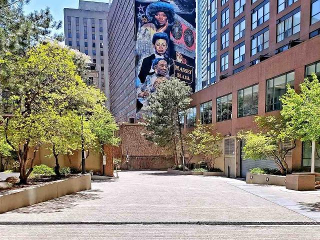 The Ellington 1 Bedroom Apartment for Rent at 7 Carlton St, Toronto, ON M5B 2M3 Garden District