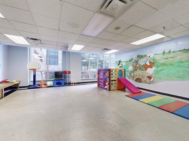 The Ellington 1 Bedroom Apartment for Rent at 7 Carlton St, Toronto, ON M5B 2M3 Garden District