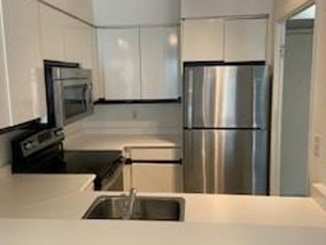 The Ellington 1 Bedroom Apartment for Rent at 7 Carlton St, Toronto, ON M5B 2M3 Garden District