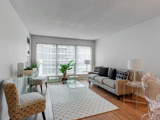 The Ellington 2 Bedroom Apartment for Rent at 7 Carlton St, Toronto, ON M5B 2M3 Garden District