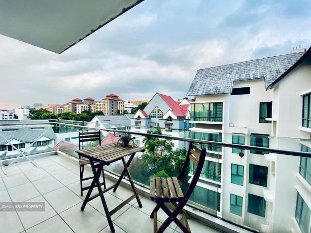 The Estrella D5, Condominium