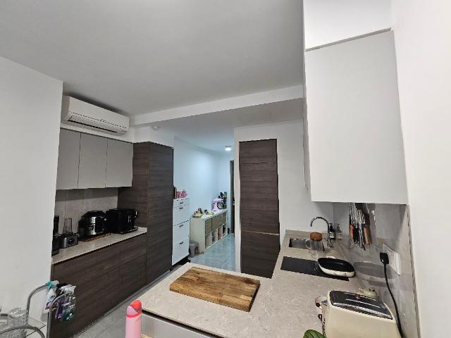 The Florence Residences Condominium For Rent, $3,500, 2 Bed 1 Bath 635 sqft $5.51 psf