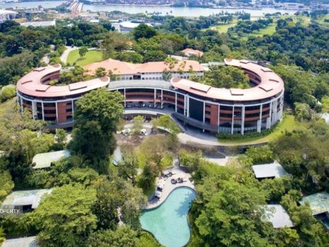 The Knolls D4, Condominium