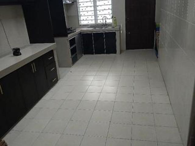 The house is located in a very strategic area with the distance to th