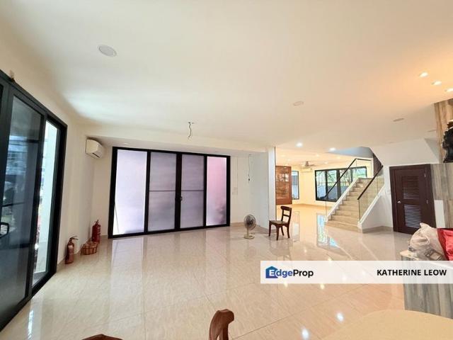 2 storey Bungalow House