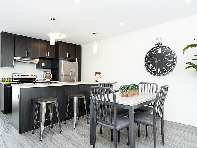 The One Townhouses 2 Bed Krystal a Saint Adolphe