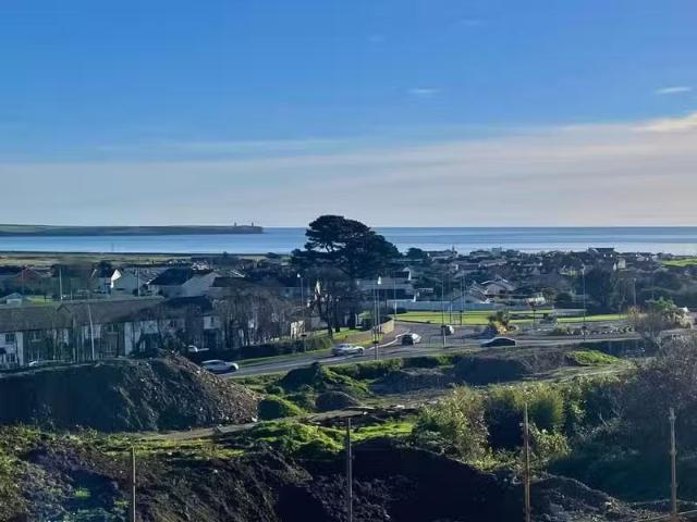 The Oak, Strand Hill, The Oak, Strand Hill, The Oak, Strand Hi.