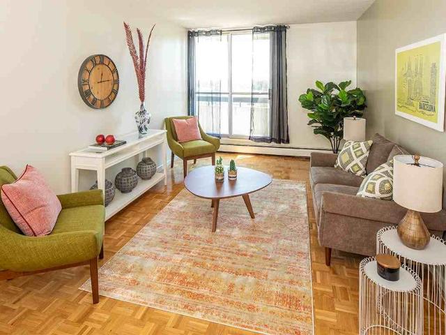 The Oaks Apartments 1 Bedroom Apartment for Rent at 2995 Albion Rd N, Ottawa, ON K1V 8Z2