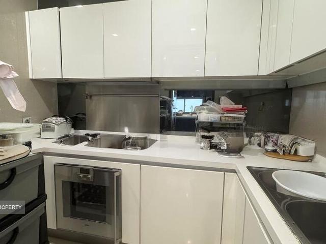 The Orchard Residences D9, Apartment