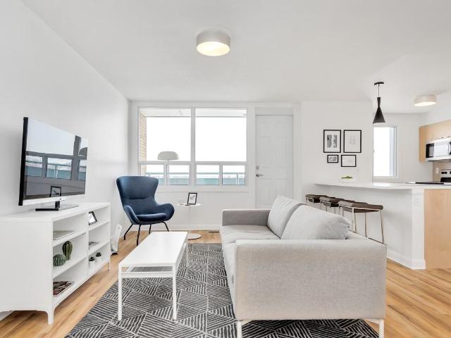 The Orion 1 Bedroom Apartment for Rent at 25 Woodridge Cres, Ottawa, ON K2B 7T4 Bayshore