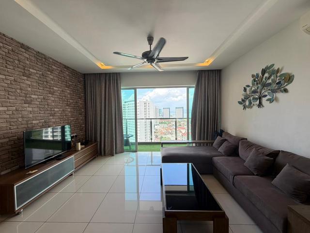THE LATITUDE CONDO 1598sf Tastefully Reno Furnished 4room2CP TJ TOKONG