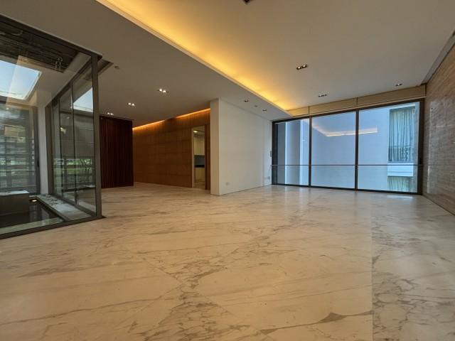The Ladyhill Condominium For Rent, $13,000, 4 Bed 3 Bath 2,325 sqft $5.59 psf