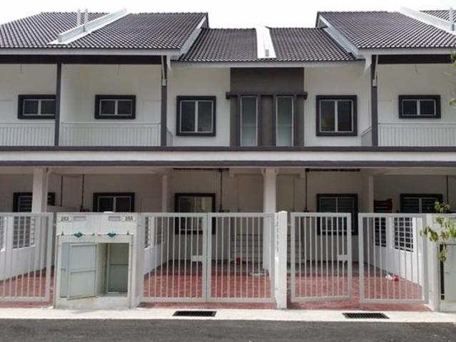 The Lake Residence Puchong Townhouse Lake View Full Loan