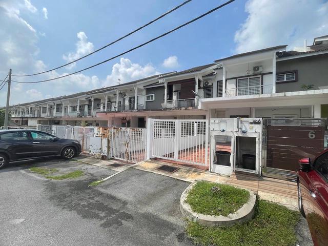 The Lake Residence Townhouse Taman Putra Perdana Puchong