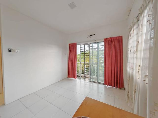 The Lake Residence Upper LAKE VIEW END LOT 2 Balcony FULL LOAN Puchong