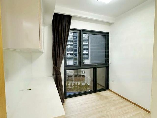 The Lakefront Residences D22, Condominium