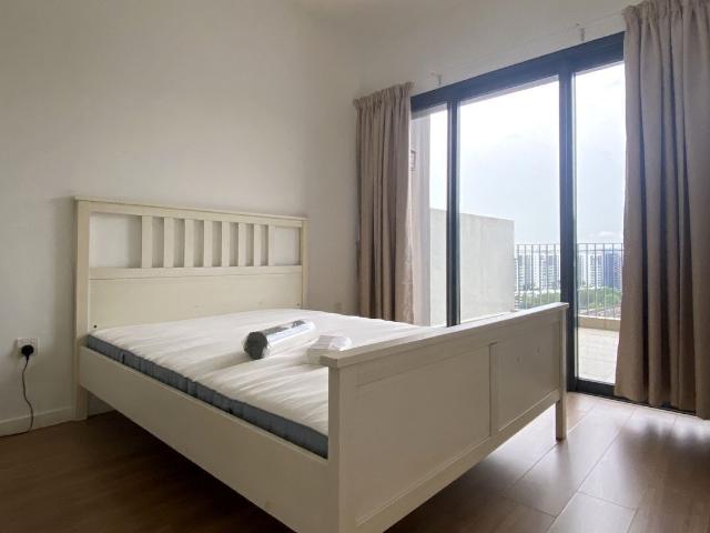 The Lakefront Residences D22, Condominium
