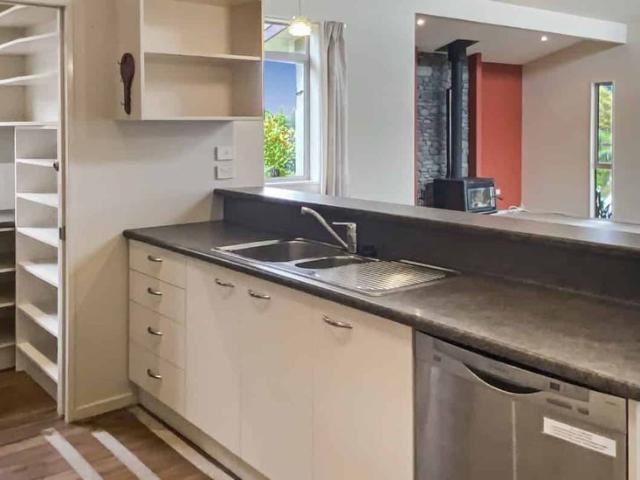 FANTASTIC LOCATION WITH SIX CAR GARAGING