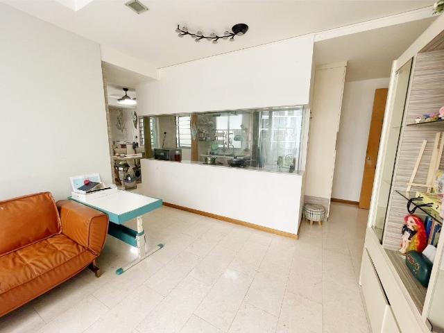 The Lakeshore Condominium Room Rental, $2,700, 1 Bed 1 Bath 250 sqft $10.80 psf