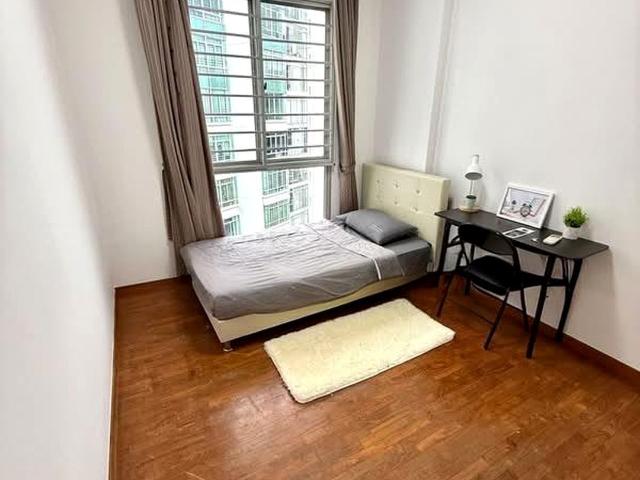 The Lakeshore D22, Condominium
