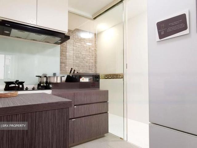 The Lakeshore D22, Condominium