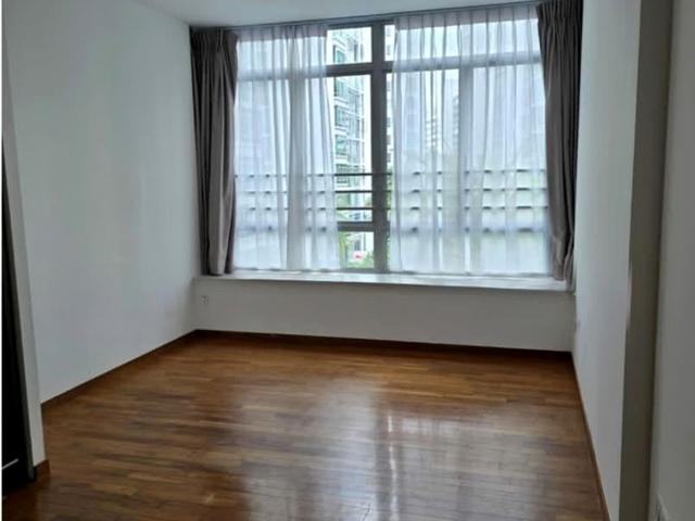The Lakeshore D22, Condominium