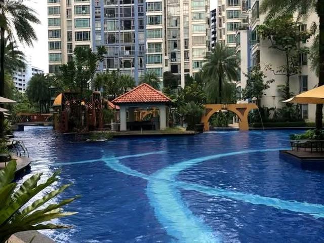 The Lakeshore D22, Condominium