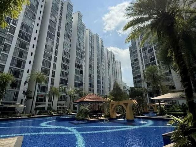 The Lakeshore D22, Condominium