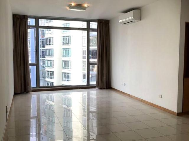 The Lakeshore D22, Condominium