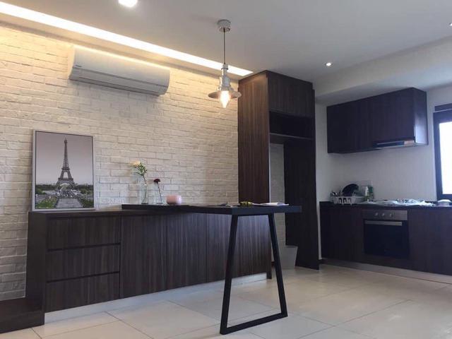THE LANDMARK for rent bu 800sf