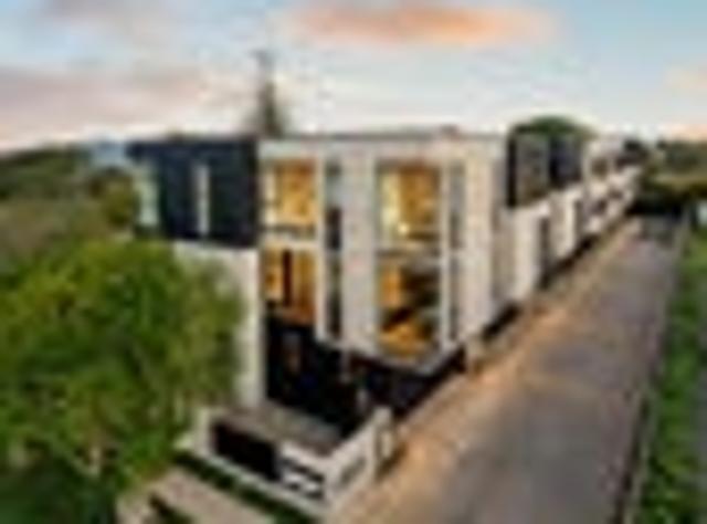 The Last Opportunity at 4 Tennyson
