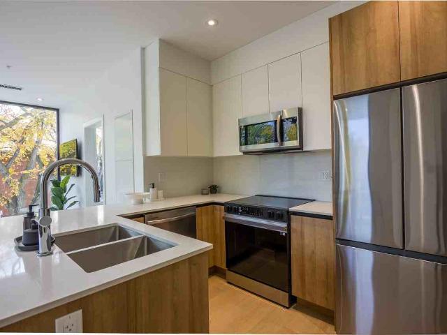 The Leston 2 Bedroom Apartment for Rent at 10318 116 St Nw, Edmonton, AB T5K 0T1 Oliver