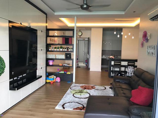 The Light Collection II Seaview Fully Furnished Renovated 3 Car Parks