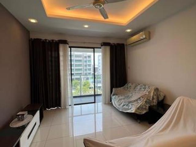The Light Linear Corner 1561sqft Fully Furnish Reno 2 Car Parks