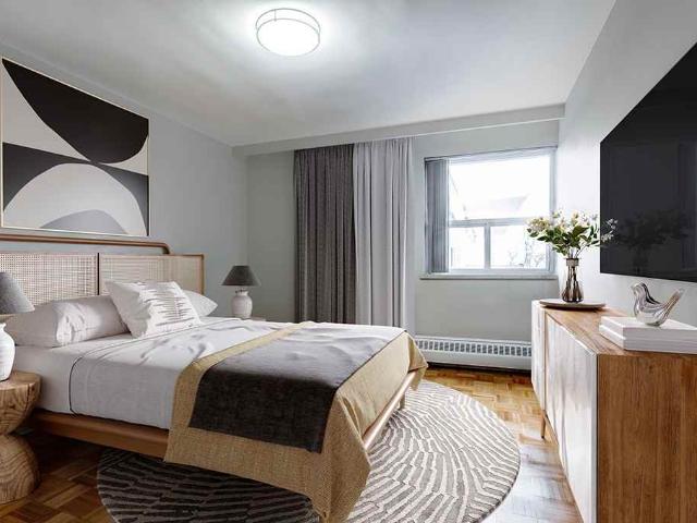 The Links Road 1 Bedroom Apartment for Rent at 24 Lord Seaton Court, Toronto, ON M2P 1T6 York Mills