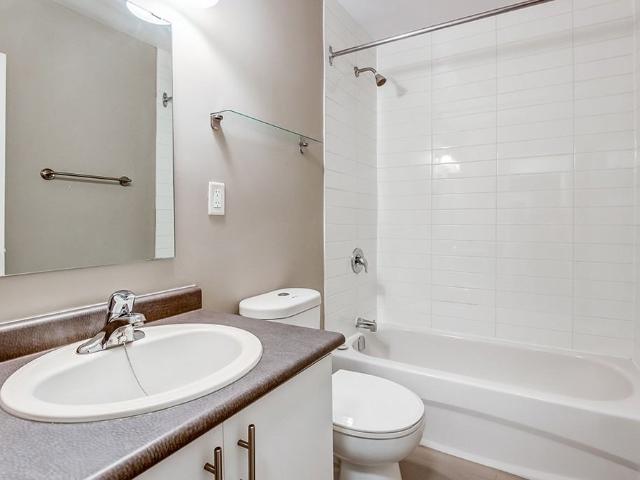 The Links Road 1 Bedroom Apartment for Rent at 24 Lord Seaton Court, Toronto, ON M2P 1T6 York Mills